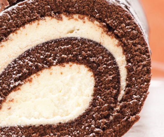 Chocolate Roulade with Strawberries Recipe