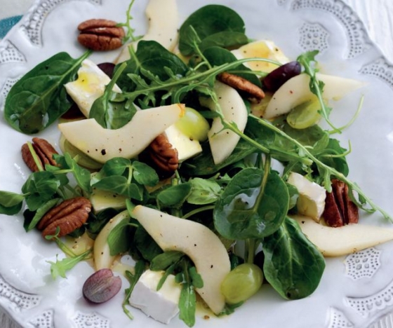 Pear, Brie and Pecan Salad Recipe
